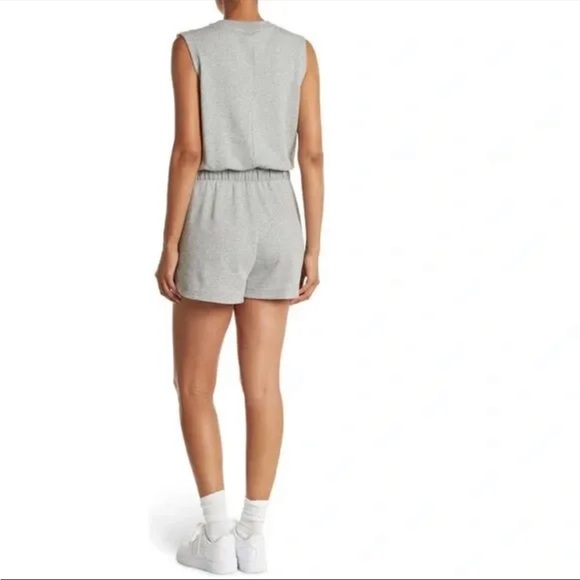 NWT Nike Women’s Sportswear Sleeveless Varsity Romper in Gray Size 1X - Picture 2 of 16